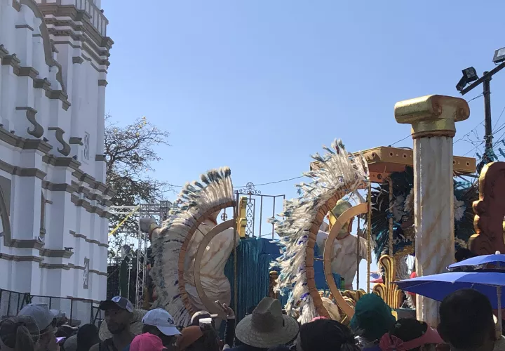 La entrada triunfal de unas de las reinas de Chitré.