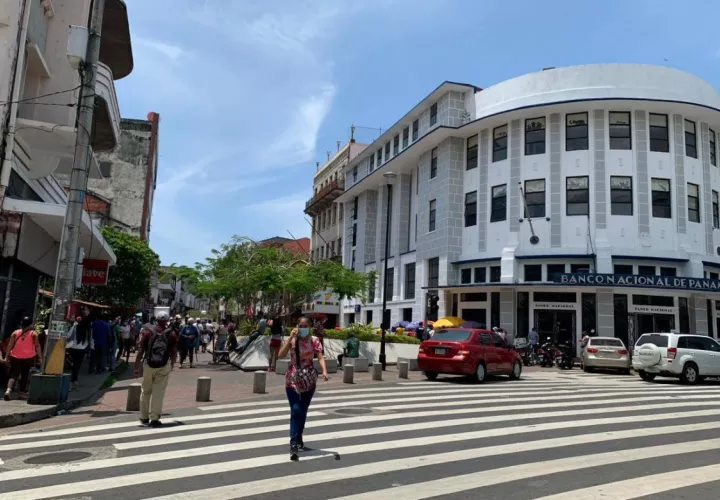 Vista del La Peatonal en la avenida Central.