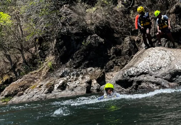 Labores de rescate y búsqueda de personal de Sinaproc.