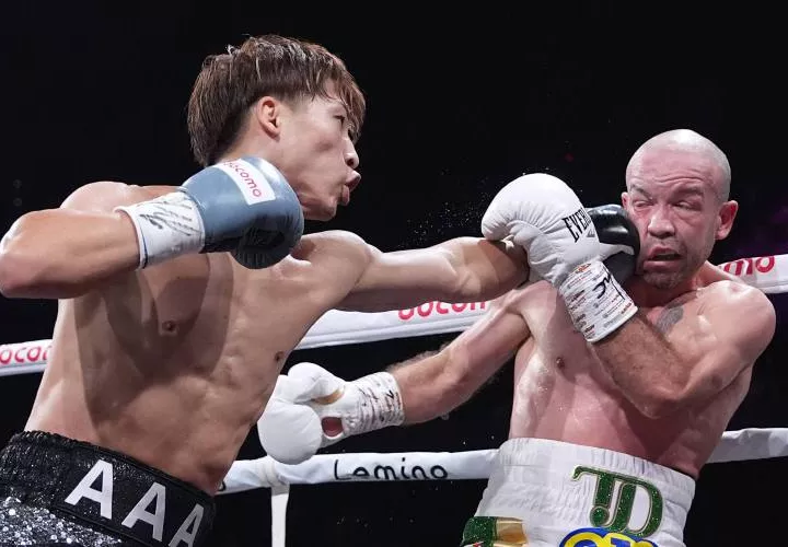 Naoya Inoue (i) en su pleito ante TJ Doheny ayer en Japón. Foto: Boxing Scene