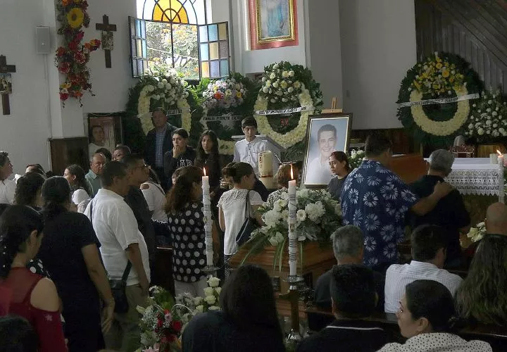 Funeral del alcalde de Chilpancingo, Alejandro Arcos Catalán. FOTO/EFE