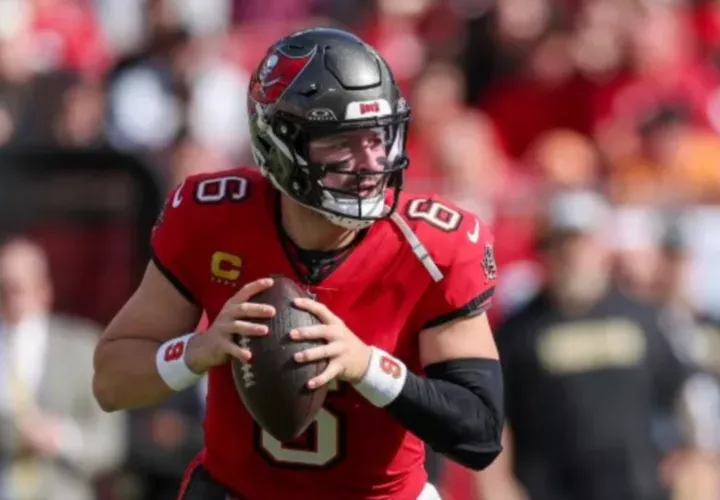 Baker Mayfield durante el partido de ayer.