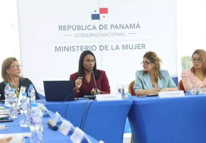 Niurka Palacio, ministra de la Mujer.