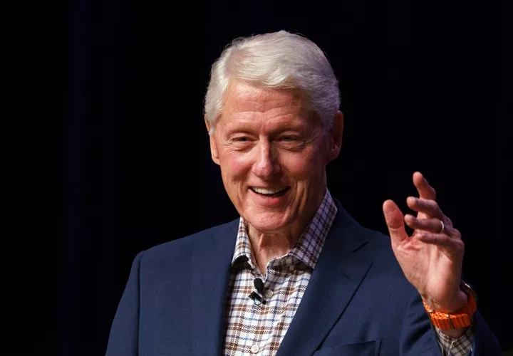 Bill Clinton, dado de alta, hospital, ingresado, gripe