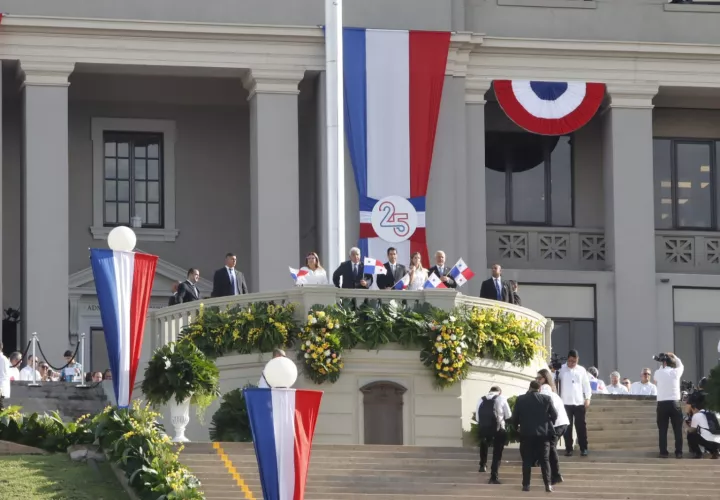 Mulino desde las escalinatas del edificio administrativo del Canal de Panamá.  (Foto: Alexander Santamaría)