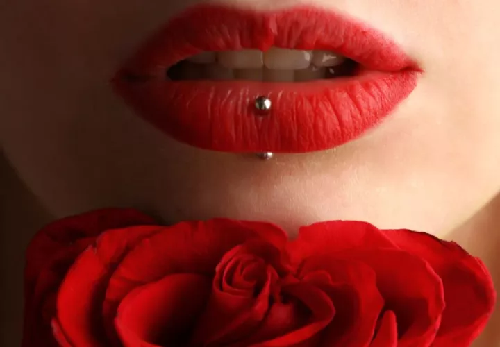 La teoría de los labios rojos será tu mejor aliada este año. Foto: Pexels