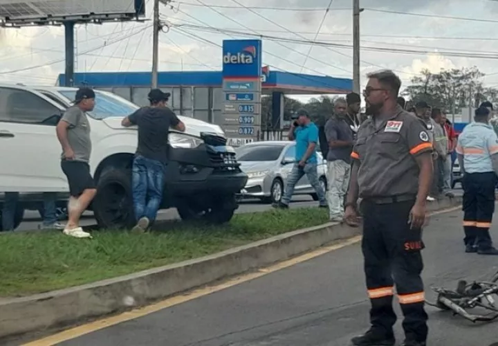 Escena del accidente fatal en la entrada de Boquerón, provincia de Chiriquí.